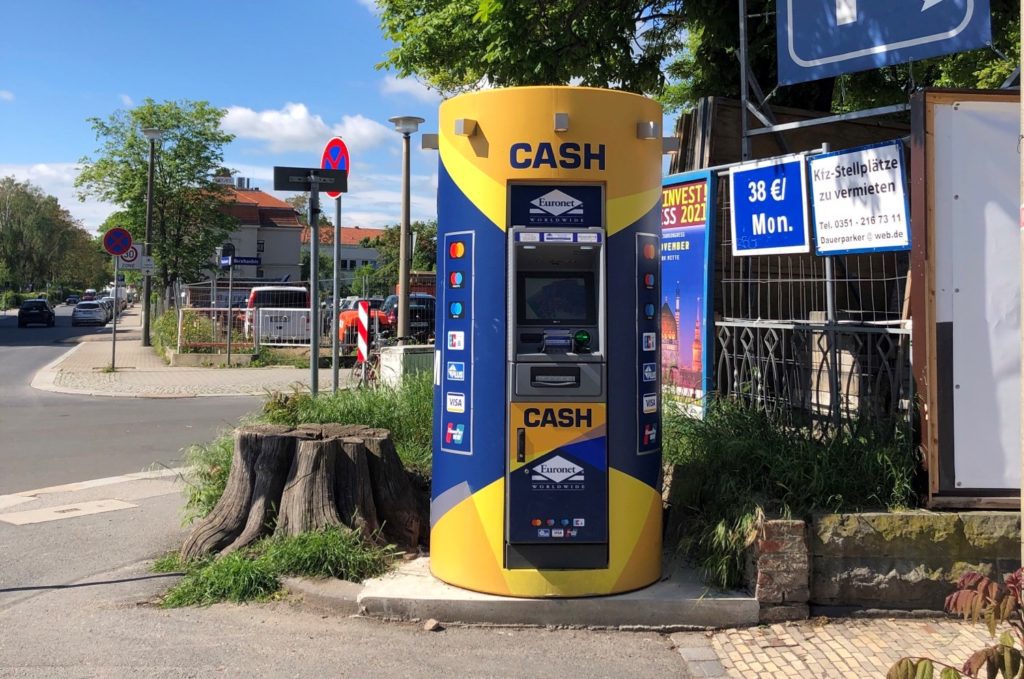 Abbildung - Mobiler Geldautomat von Euronet in der Bayerischen Straße, Dresden