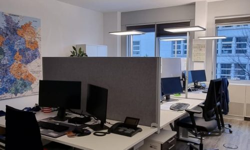 Abbildung - Büro Euronet, Arbeitsplätze im Büro